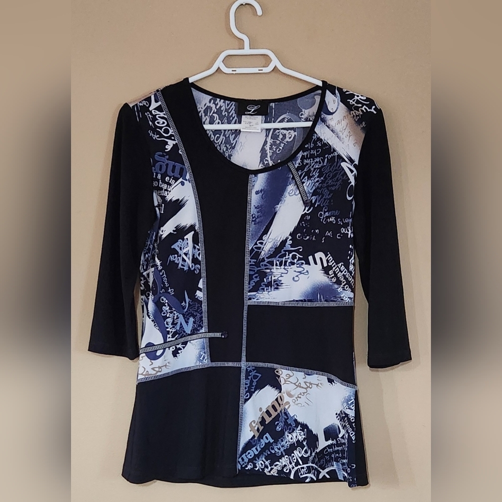 Libra WomenTop Black White Blue, Graffiti Print Sz S, 3/4 Sleeves Made In Canada
